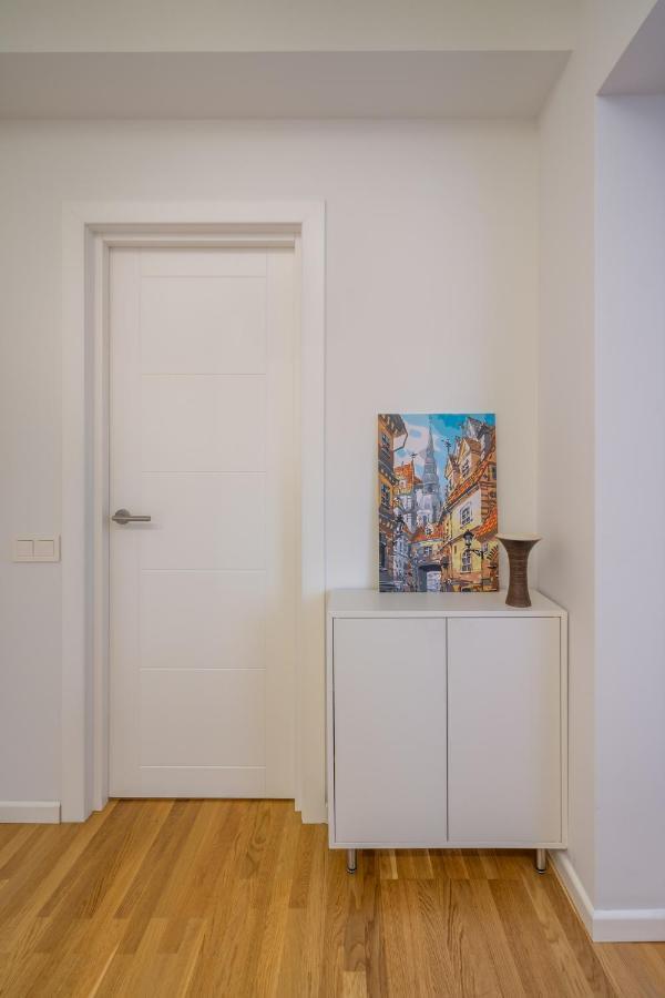 1-Bedroom Penthouse With Underground Parking Riga Extérieur photo
